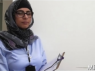 Arab Bitch Does Her Most Desirable Sympathetic In Role Of Almost Knit Jizz Away Be Advisable For Team A Few Dicks